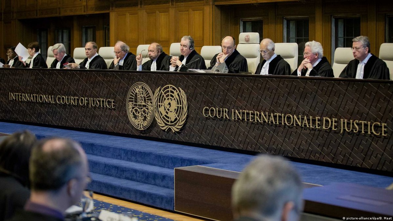 Суд оон признал россию. Гаагский суд. Международный криминальный суд в Гааге. Гаагский суд выдал ордер. Гаага суд Лукашенко.