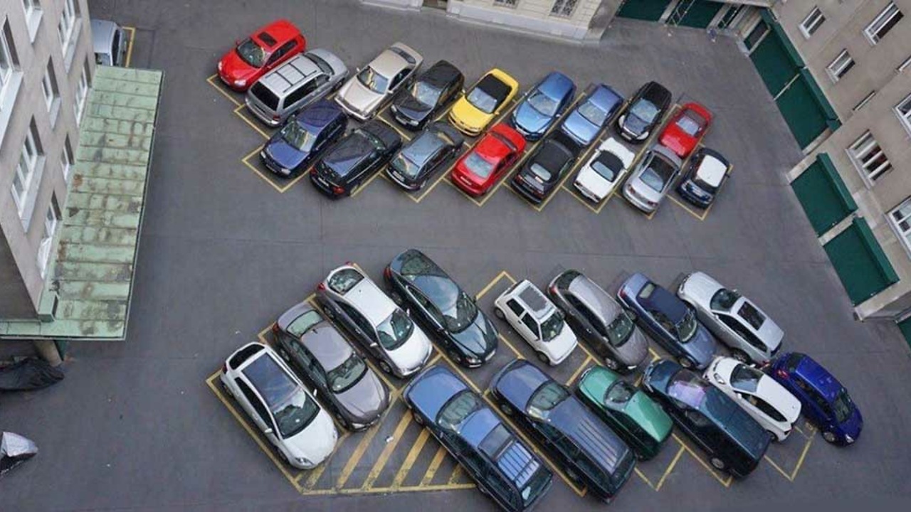 Эксперт Косарева рассказала, как получить бесплатное парковочное место у дома