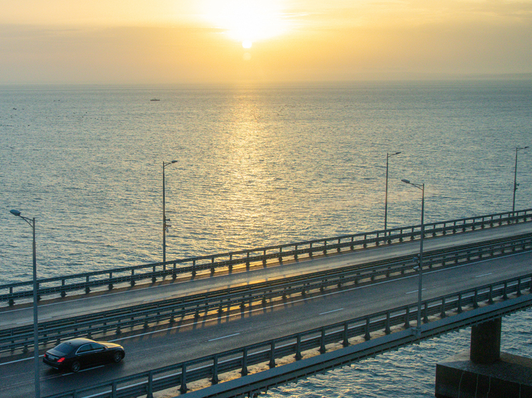 На Крымском мосту введут ограничения для некоторых видов транспорта