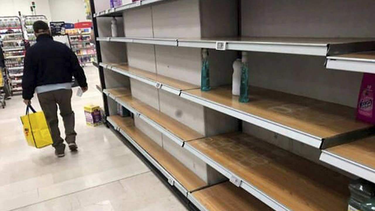 В Киеве заявили о пустых полках в супермаркетах и ​​очередях