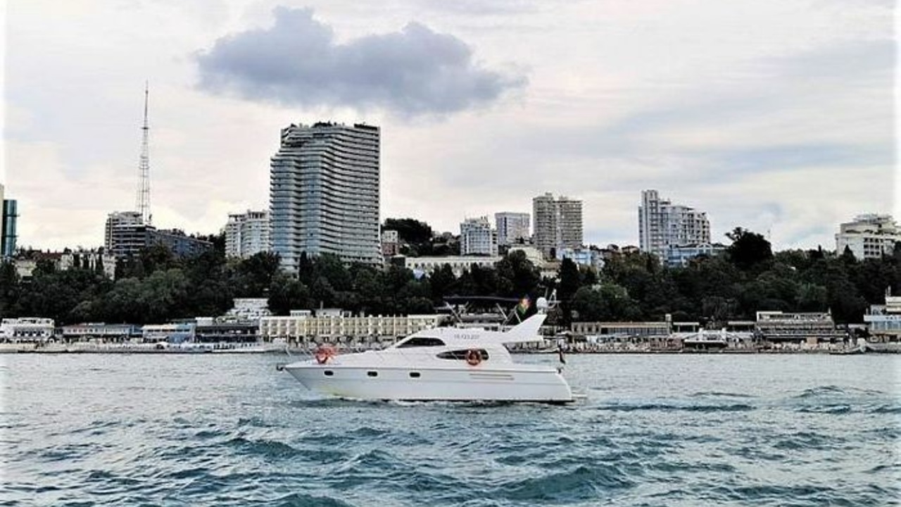 Морской порт Сочи планирует запустить сообщение с Абхазией и Грузией