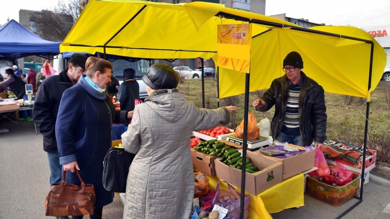 Ярмарка бывает. Ярмарка выходного дня в Ставрополе. Ярмарка продукты. Продуктовая ярмарка. Продовольственная ярмарка.