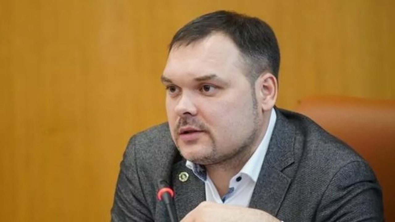 В Красноярске прекратили полномочия депутата из-за покупки акций за рубежом
