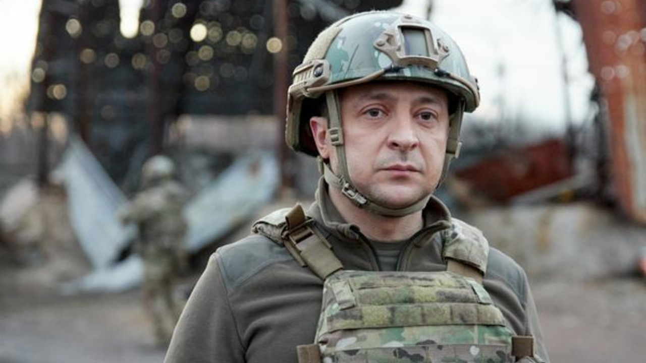 РИА Новости: Украиной правит типичная вооруженная богема