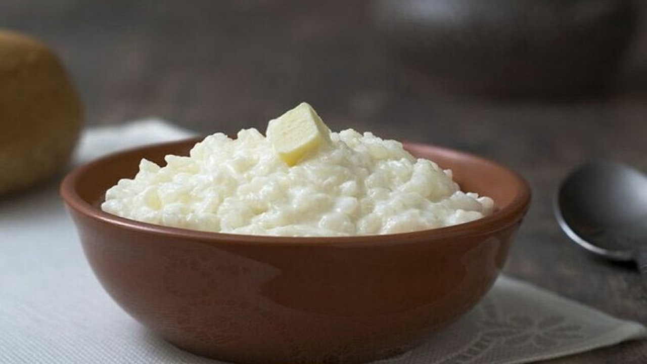 Готовая рисовая каша. Рисовая каша. Каша рисовая молочная. Рис для каши. Рисовая каша картинки.