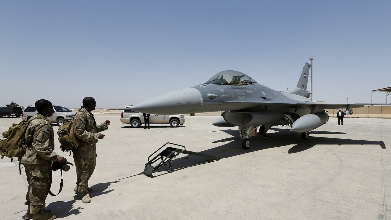 Байден: Зеленский пообещал не использовать F-16 против России
