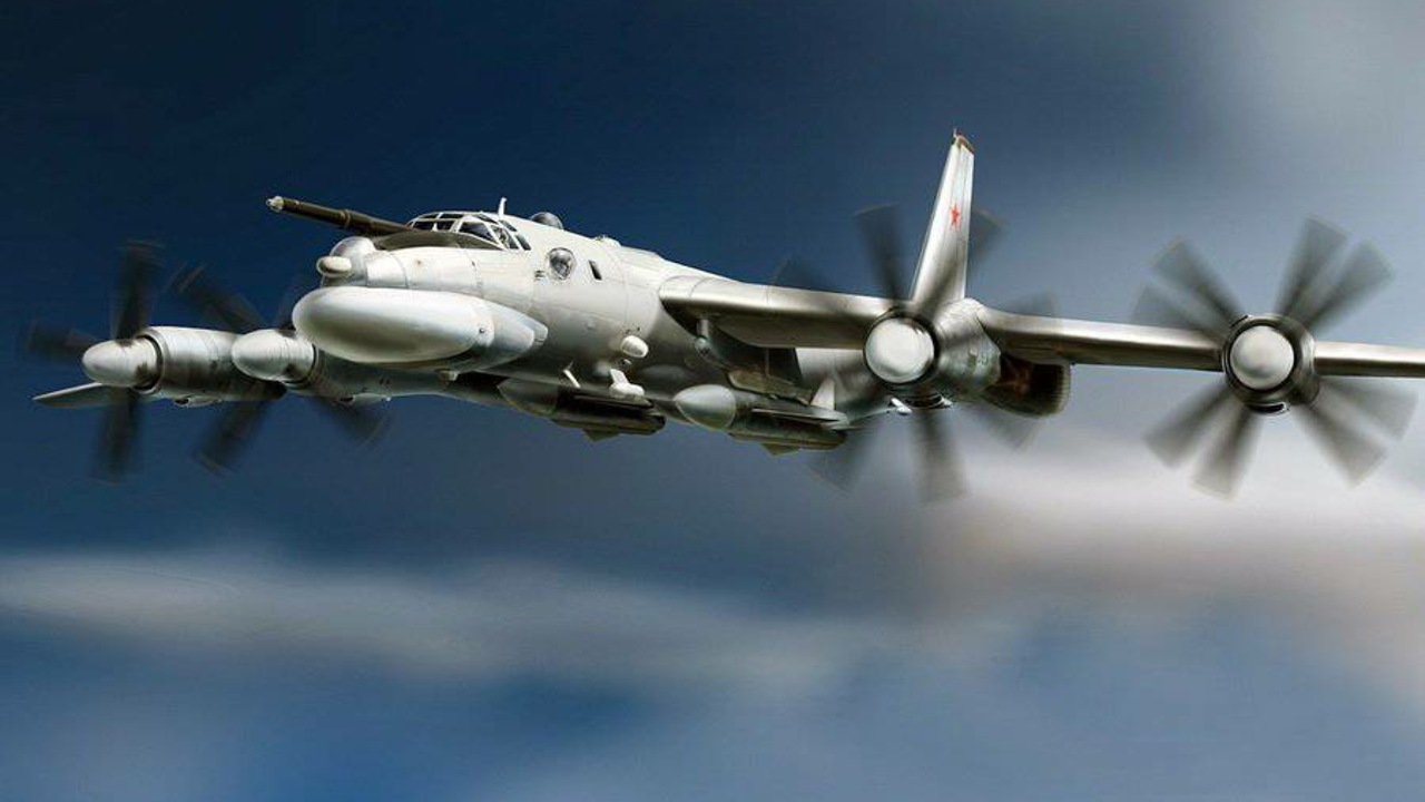 РВ: ВКС России наносят удар по Украине, на подходе бомбардировщики и "Герани"