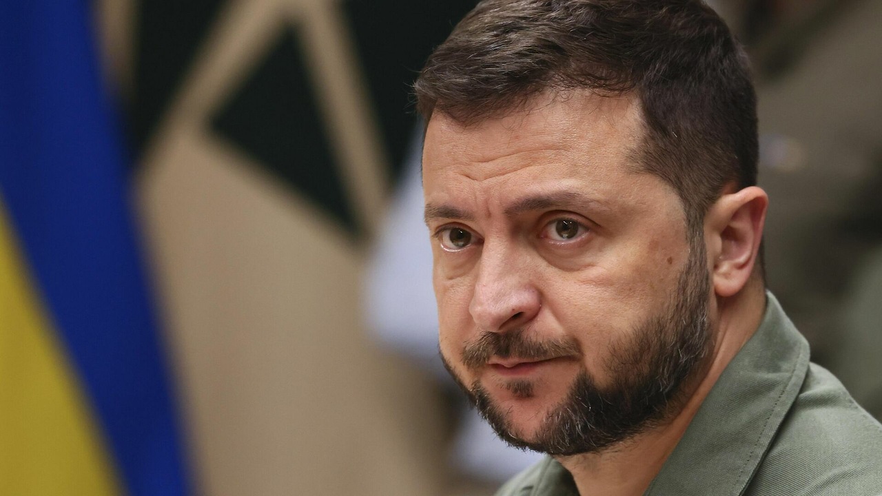 Зеленский в прямом эфире оскорбил участников саммита «Триморье» в Румынии